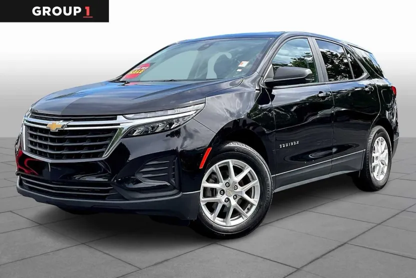 2023 Chevrolet Equinox LS photo 1