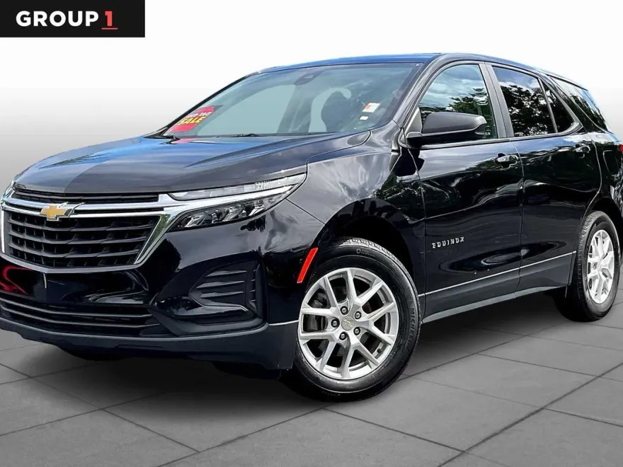 2023 Chevrolet Equinox LS photo 1