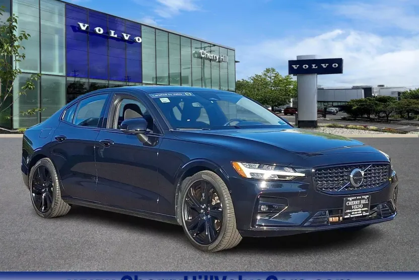 2024 Volvo S60 Ultimate photo 1