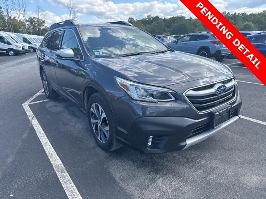 2022 Subaru Outback Touring photo 1