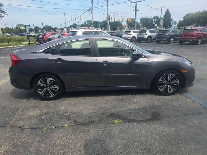 2018 Honda Civic EX-T photo 1