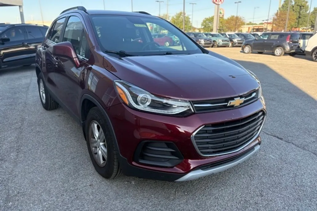 2017 Chevrolet Trax LT photo 1