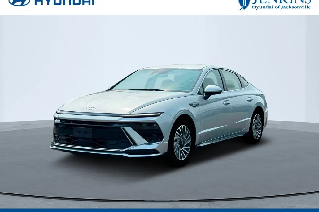 2025 Hyundai Sonata Hybrid SEL photo 1