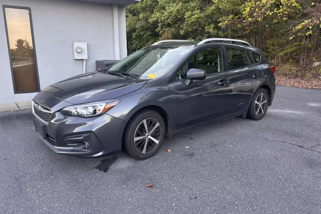 2019 Subaru Impreza Premium photo 1
