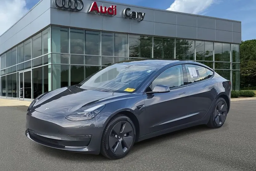 2022 Tesla Model 3 Long Range photo 1