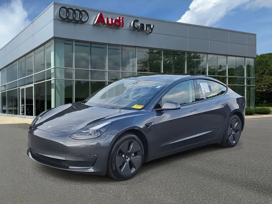 2022 Tesla Model 3 Long Range photo 1