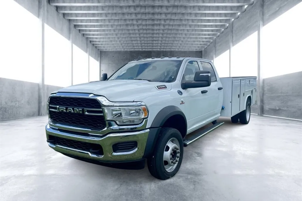 2024 Ram 5500 Tradesman photo 1