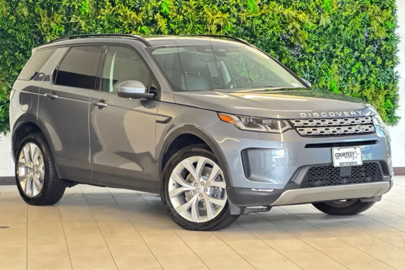 2022 Land Rover Discovery Sport SE photo 1