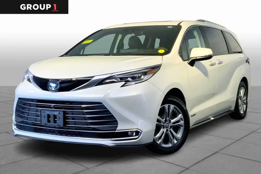 2021 Toyota Sienna Platinum photo 1
