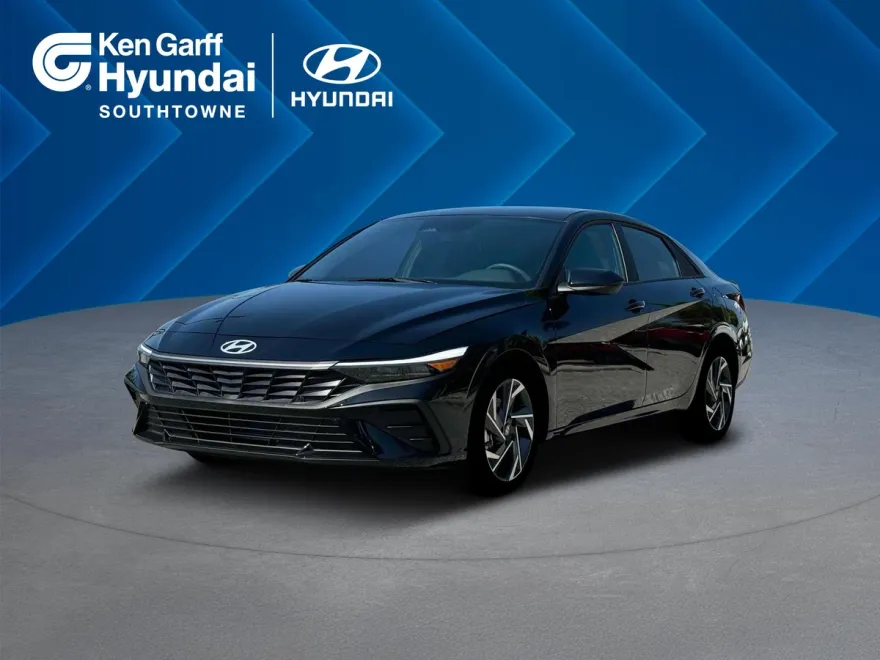 2025 Hyundai Elantra SEL Sport photo 1