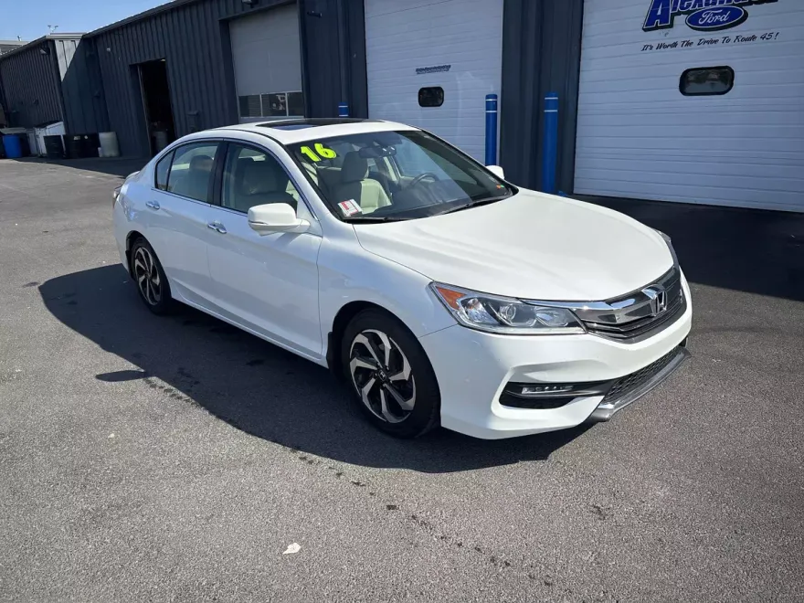 2016 Honda Accord EX-L photo 1