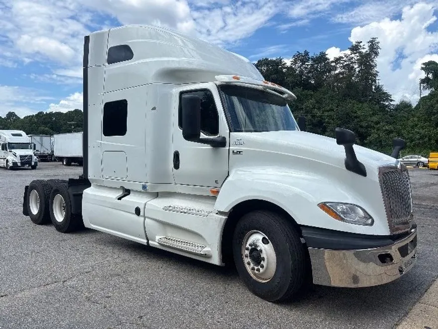 2019 International LT625 LT photo 1