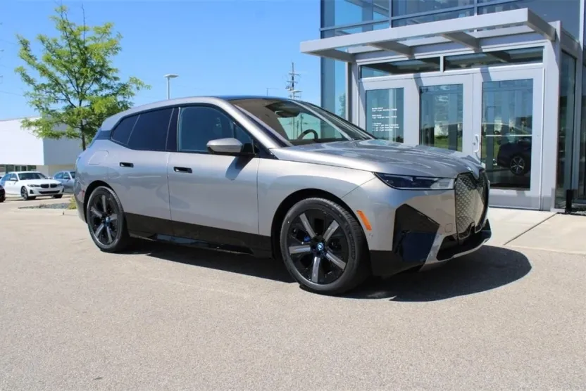 2025 Bmw iX photo 1