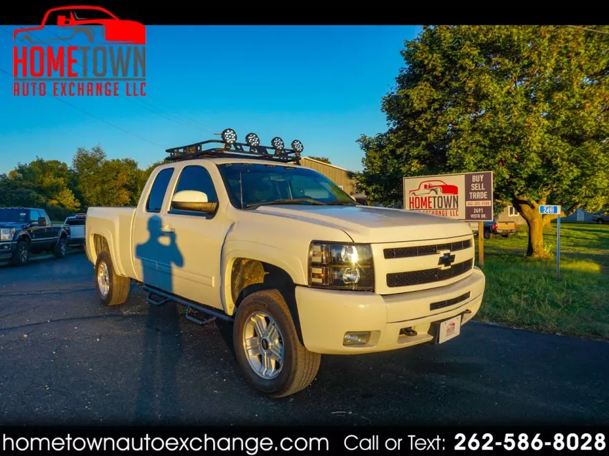 2011 Chevrolet Silverado 1500 LT photo 1