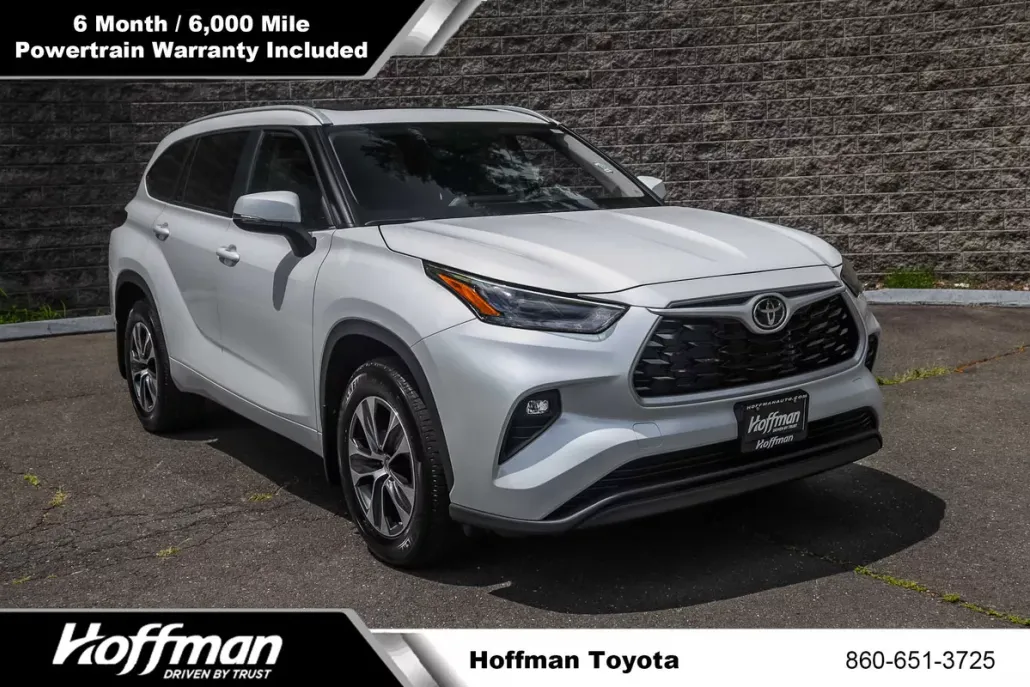 2025 Toyota Highlander XLE photo 1