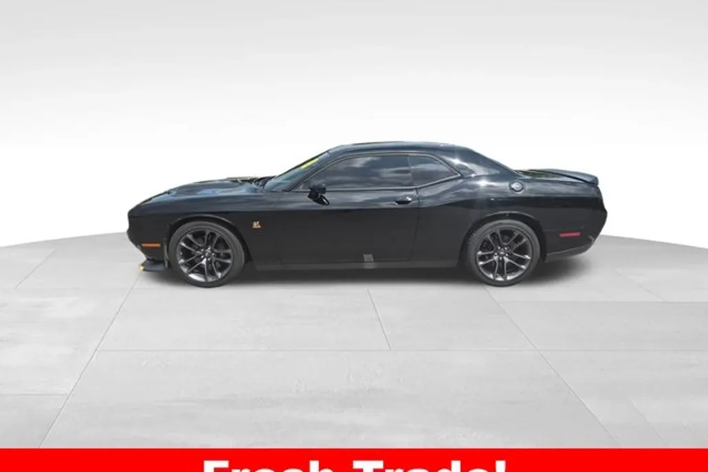 2023 Dodge Challenger R/T Scat Pack photo 1