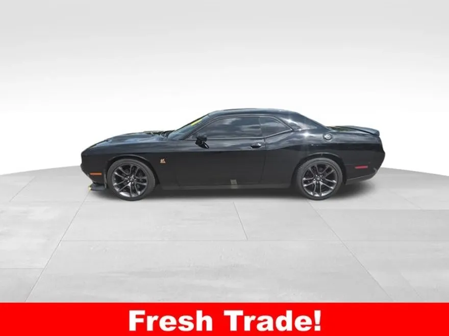 2023 Dodge Challenger R/T Scat Pack photo 1