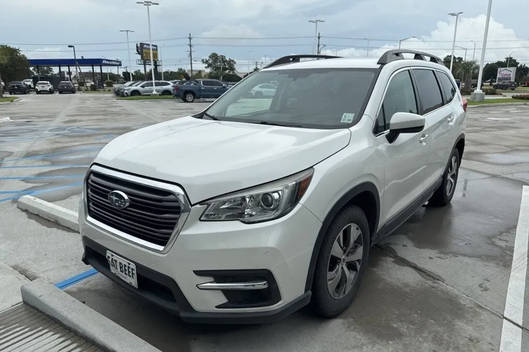2019 Subaru Ascent Premium photo 1