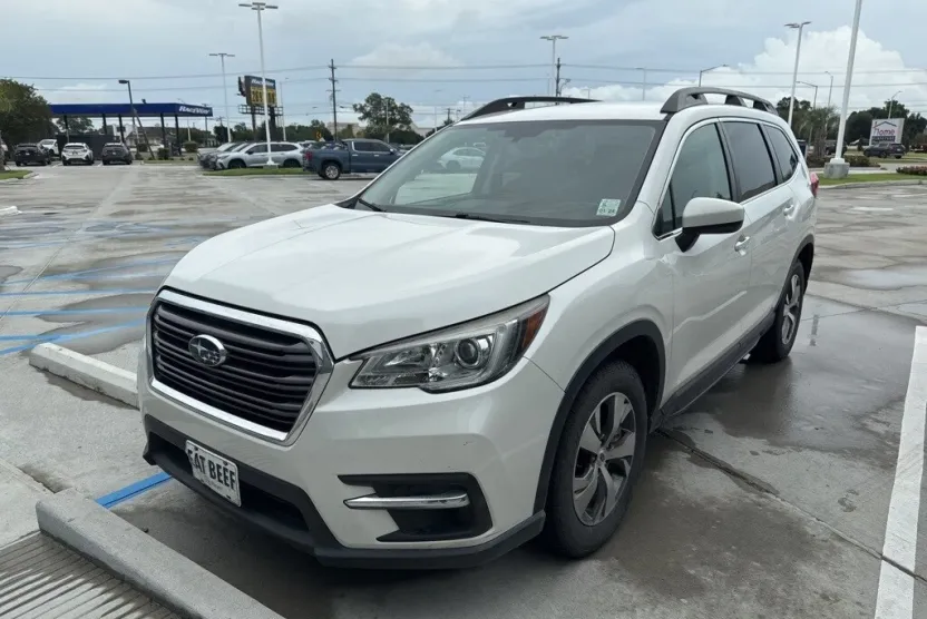 2019 Subaru Ascent Premium photo 1