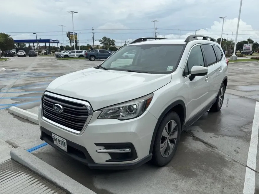 2019 Subaru Ascent Premium photo 1
