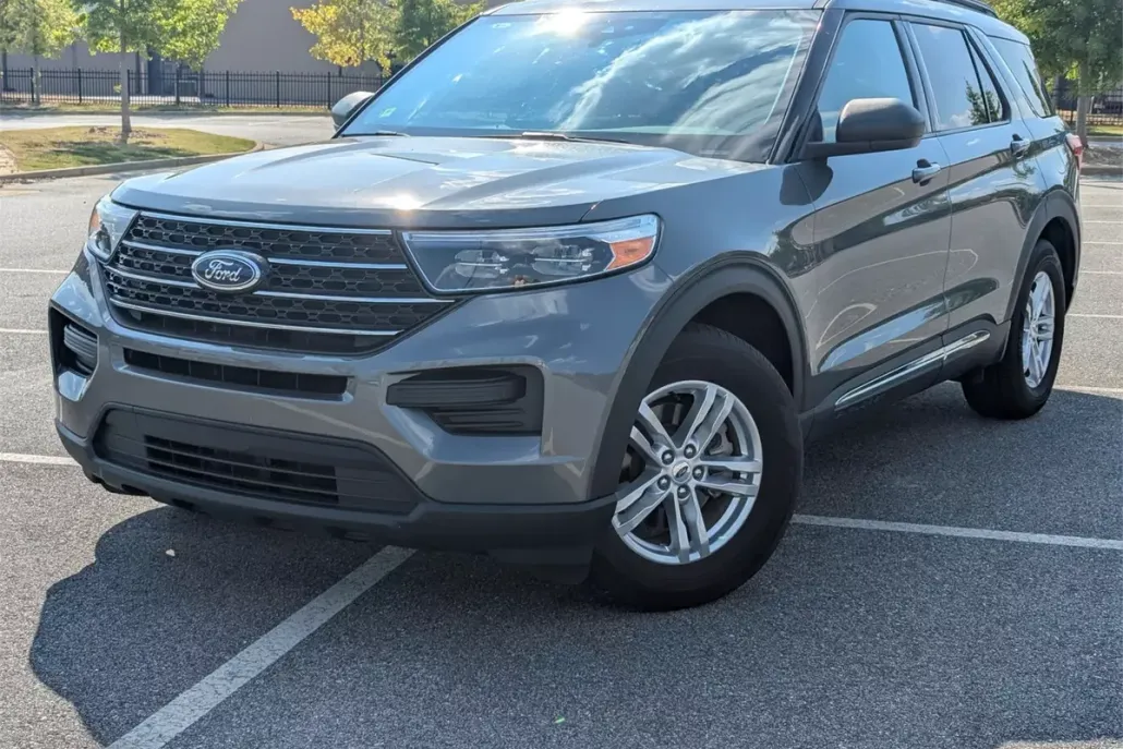 2024 Ford Explorer XLT photo 1