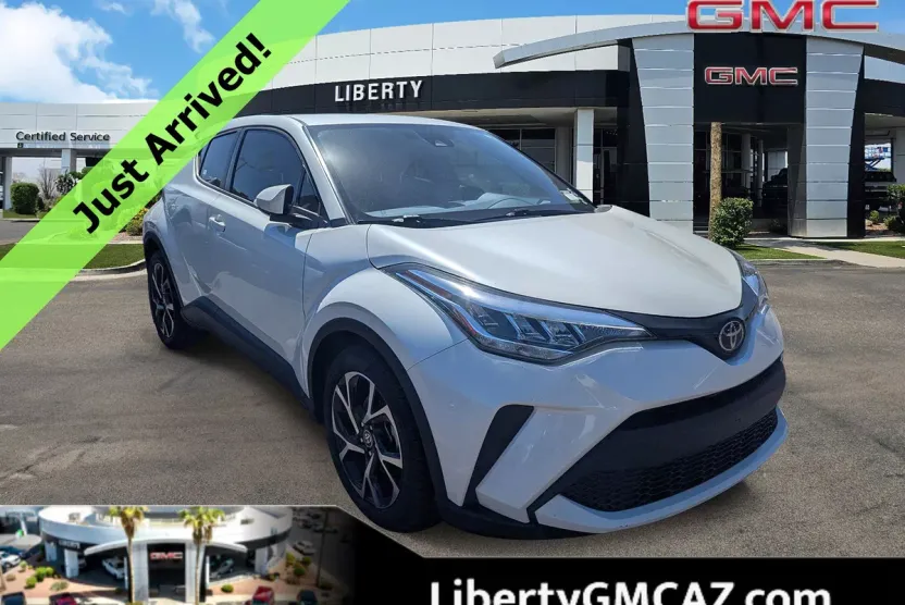 2021 Toyota C-HR LE photo 1