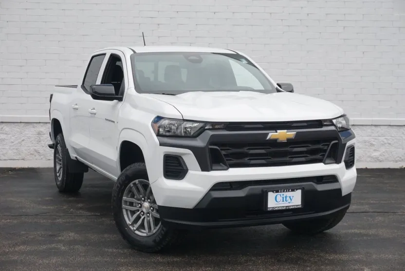 2025 Chevrolet Colorado Work Truck LT photo 1