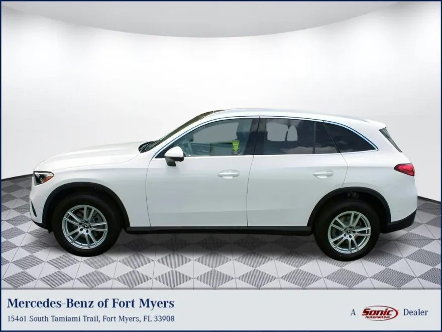 2025 Mercedes Benz GLC 300 photo 1