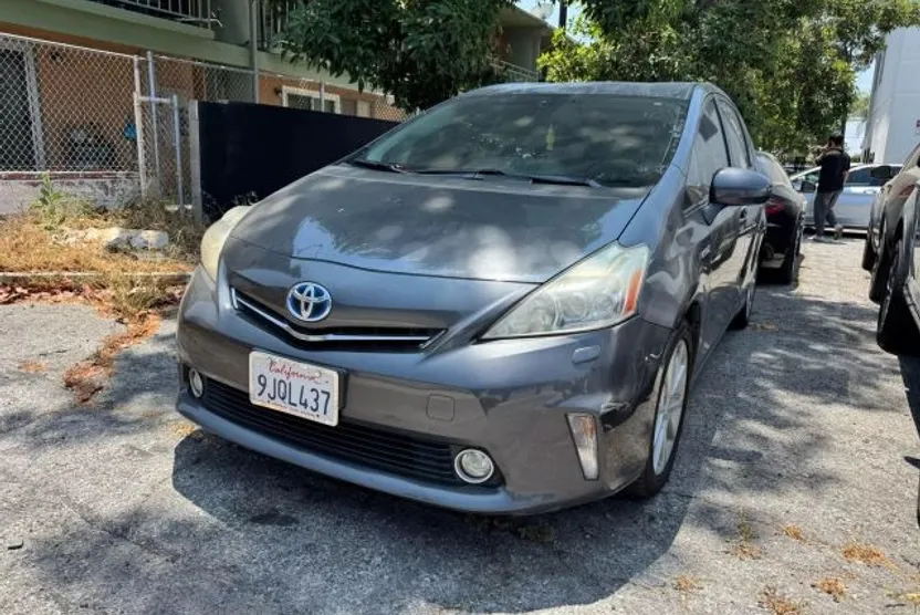 2012 Toyota Prius V Two photo 1