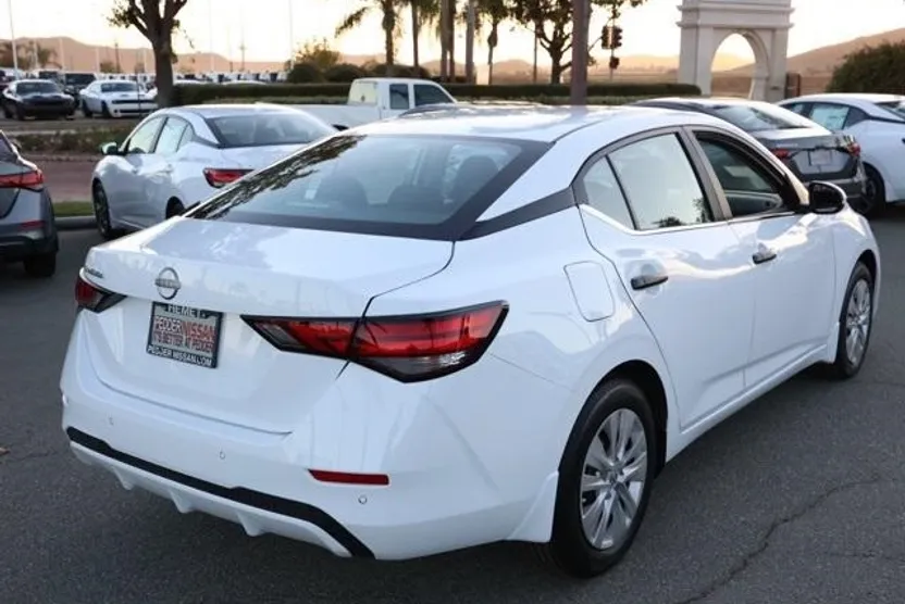 2025 Nissan Sentra S photo 1