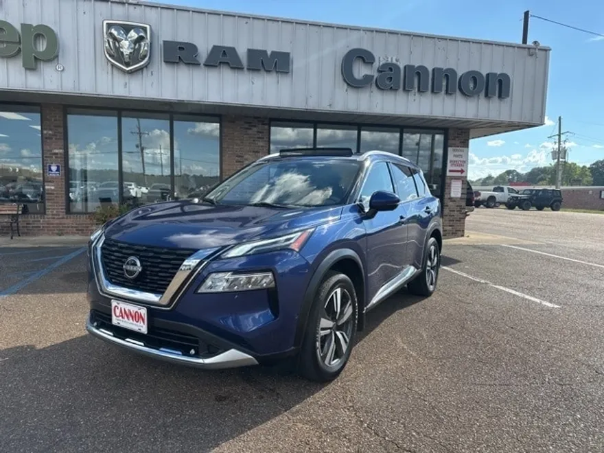 2023 Nissan Rogue Platinum photo 1