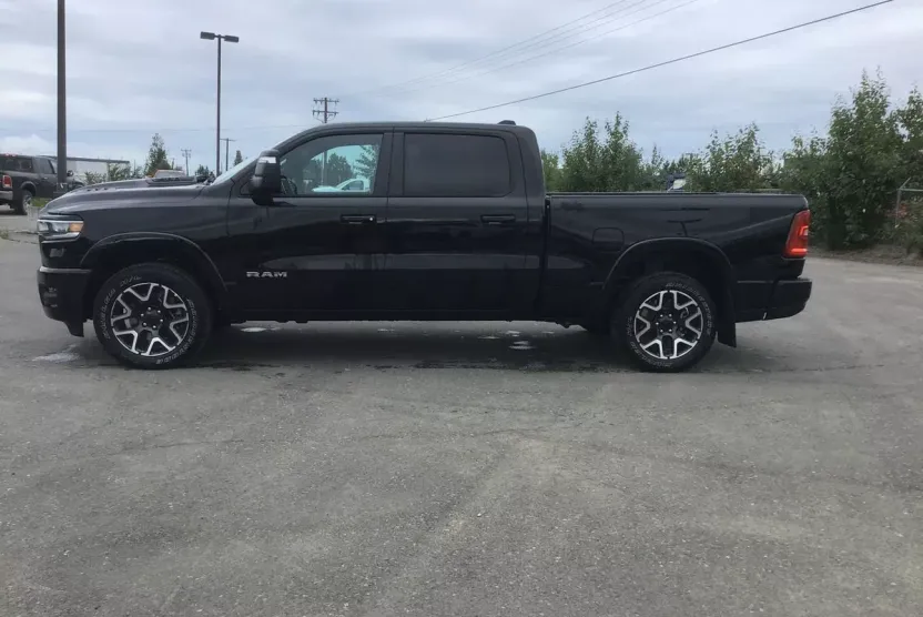 2025 Ram 1500 Laramie photo 1
