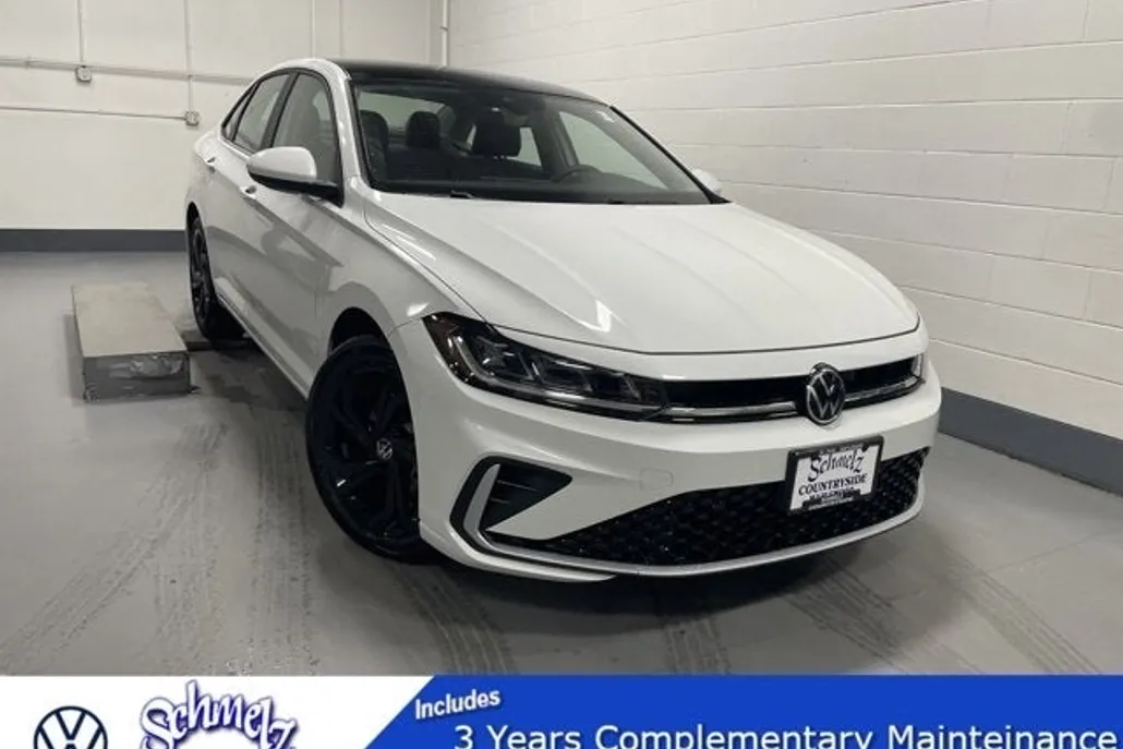 2025 Volkswagen Jetta SE photo 1