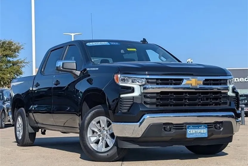 2025 Chevrolet Silverado 1500 LT photo 1
