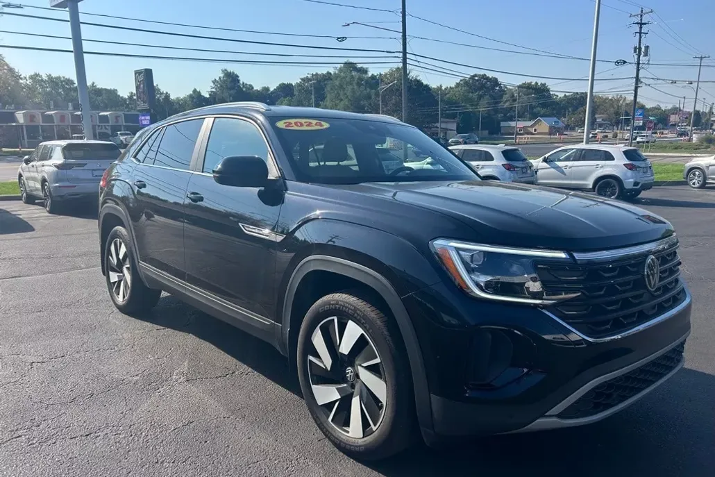 2024 Volkswagen Atlas Cross Sport SE Technology photo 1