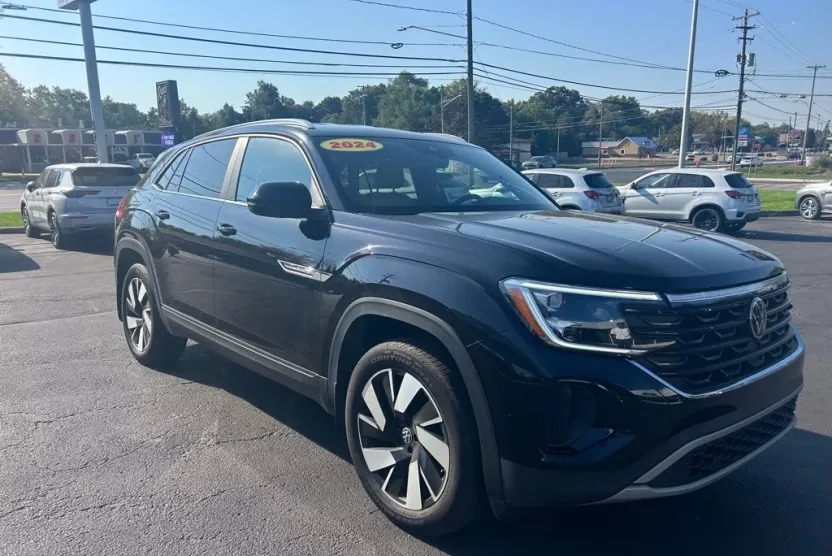 2024 Volkswagen Atlas Cross Sport SE Technology photo 1