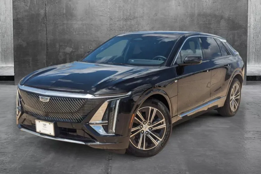 2024 Cadillac Lyriq Luxury photo 1