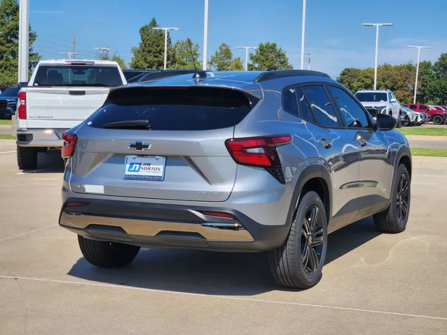 2026 Chevrolet Trax ACTIV photo 1