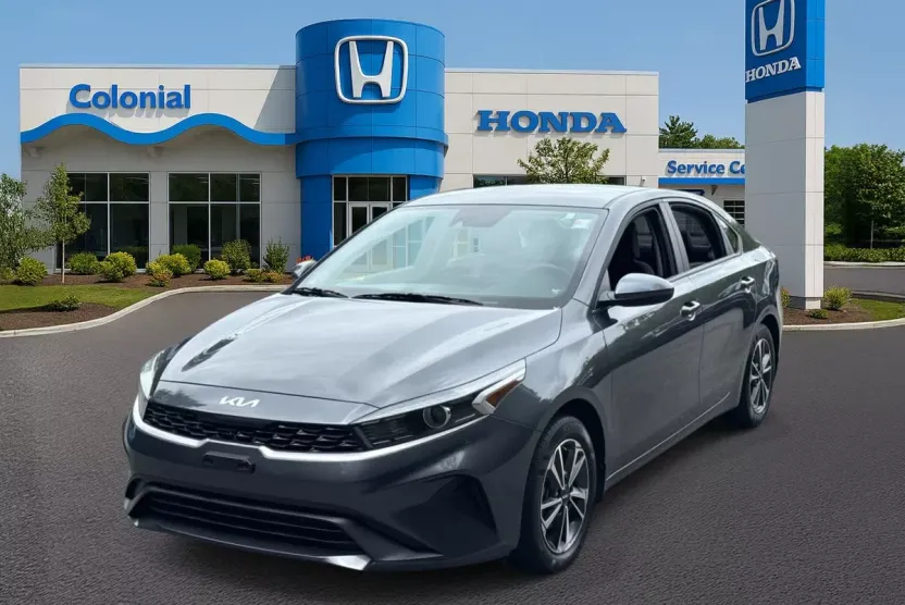 2023 Kia Forte LXS photo 1