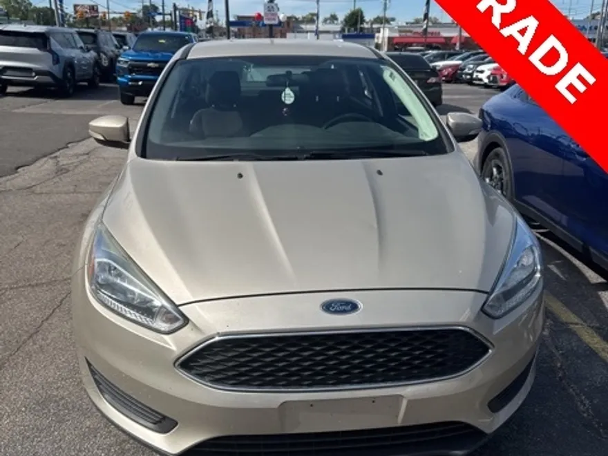 2017 Ford Focus SE photo 1
