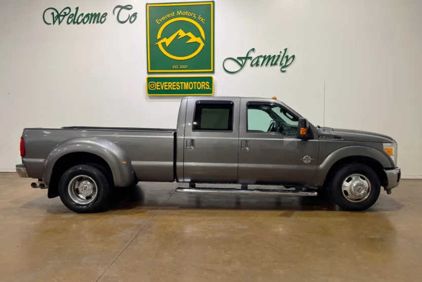 2011 Ford F-350 Lariat photo 1