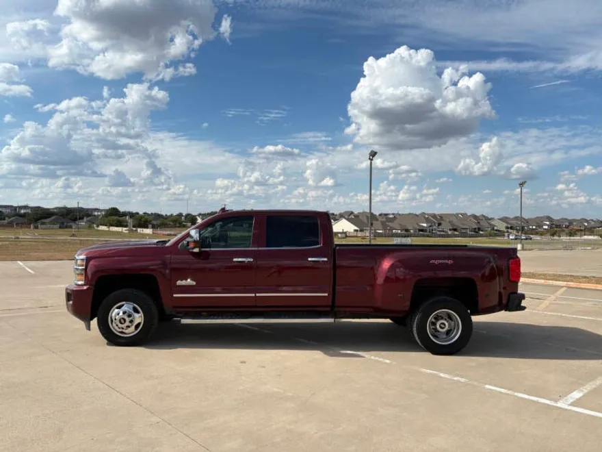 2017 Chevrolet Silverado 3500HD High Country photo 1