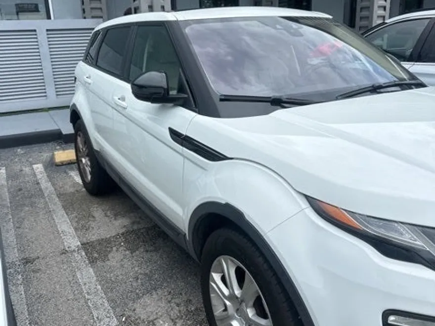 2017 Land Rover Range Rover Evoque SE photo 1