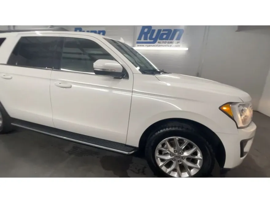 2021 Ford Expedition MAX XLT photo 1