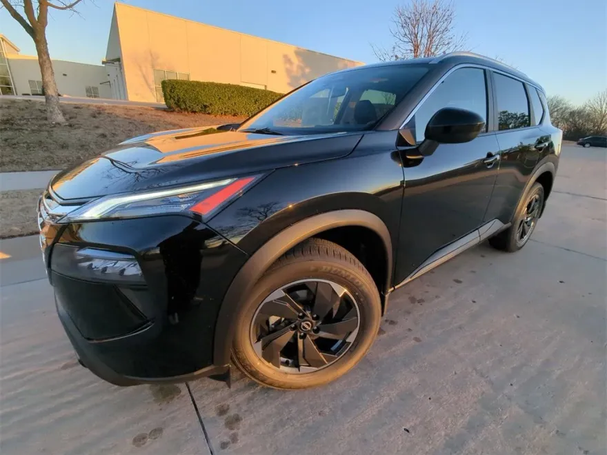 2025 Nissan Rogue SV photo 1