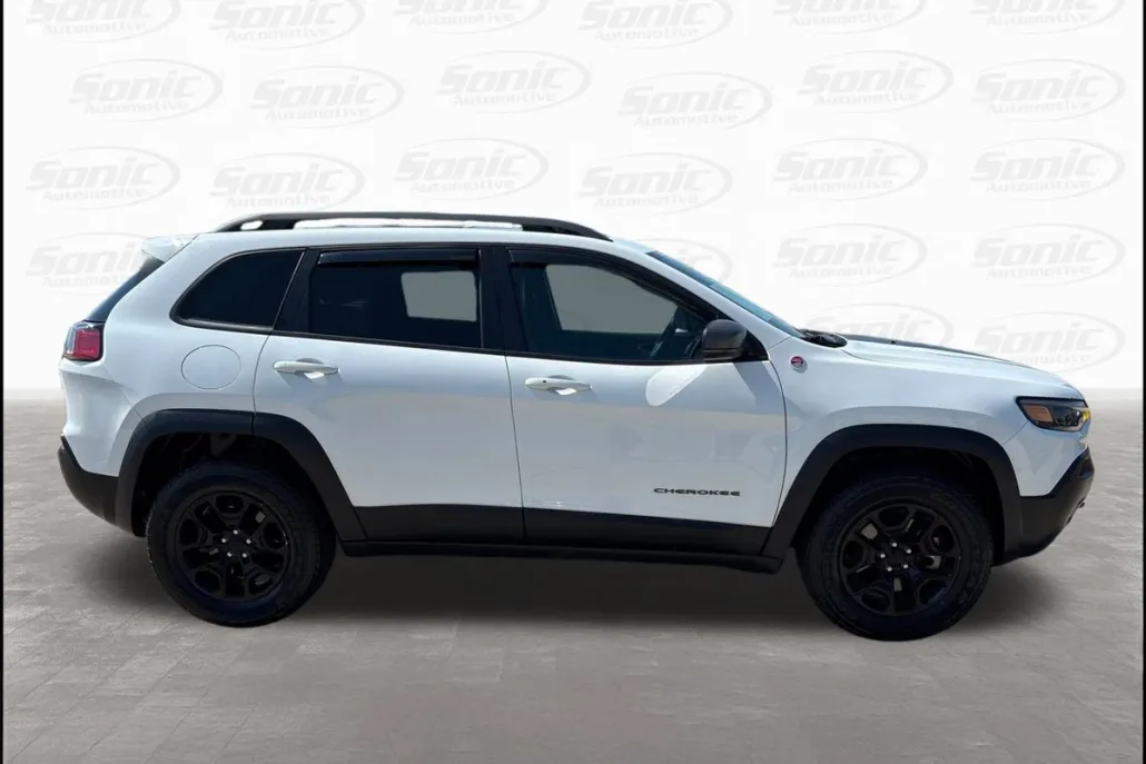 2021 Jeep Cherokee Trailhawk photo 1