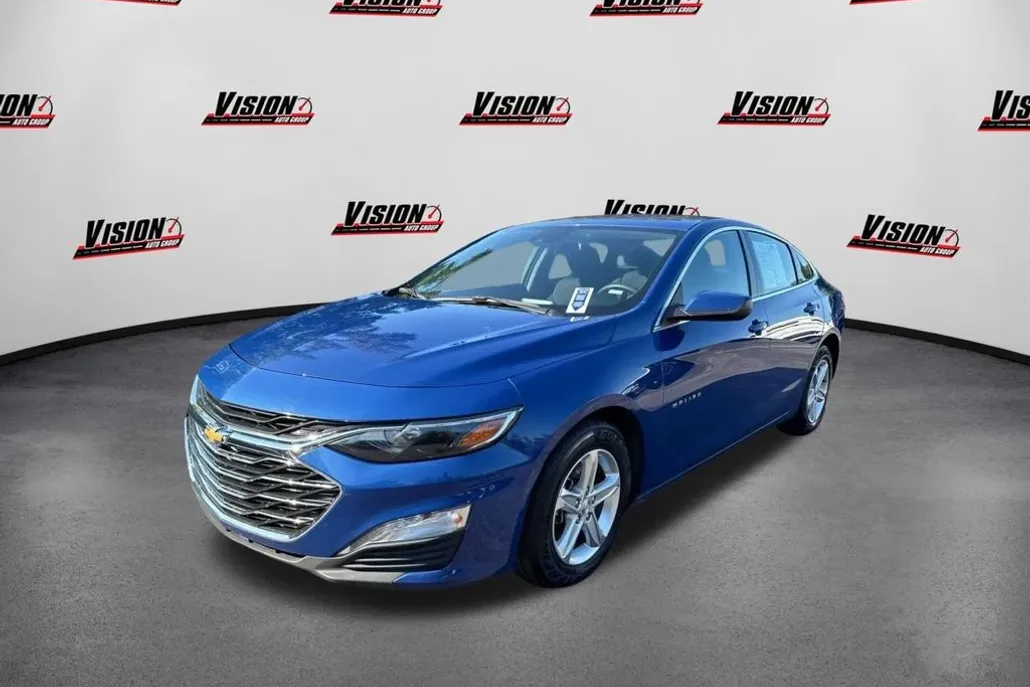 2023 Chevrolet Malibu 1LT photo 1