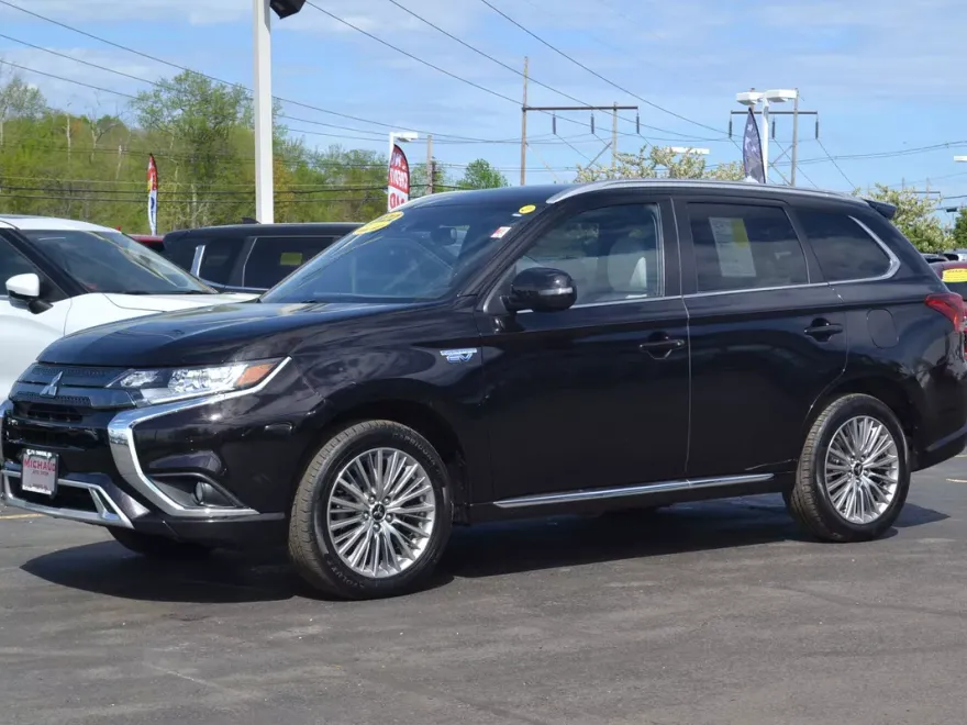 2022 Mitsubishi Outlander PHEV SEL photo 1