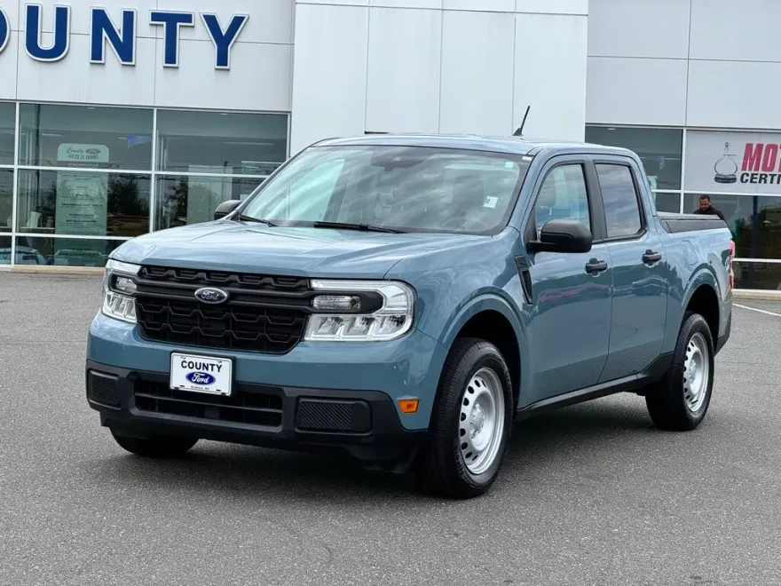 2022 Ford Maverick XL photo 1