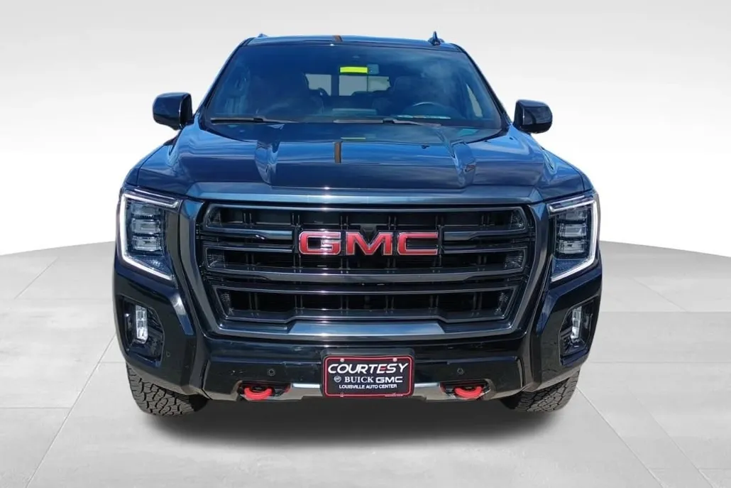 2022 Gmc Yukon AT4 photo 1